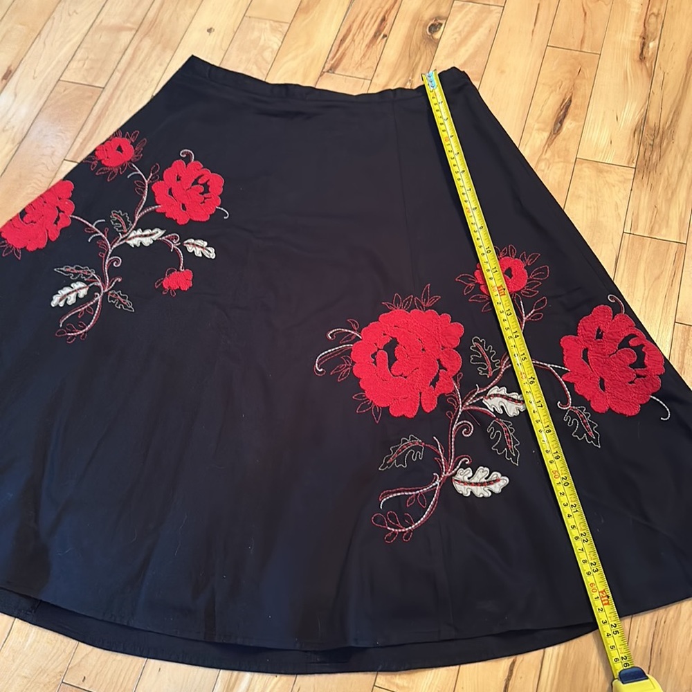 Tristan Floral Embroidered Skirt - Picture 6 of 6